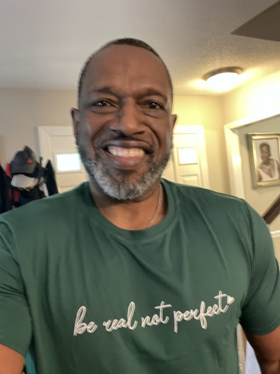 1of2vics's tweet photo. Talking to someone who lives with mental health challenges, doesn’t have to be awkward or scary. Depression, anxiety, bipolar, or schizophrenia aren’t contagious, and a mental health diagnosis doesn’t mean you’re weird, flawed, or dangerous. It means you are human. #StopSuicide https://t.co/ZwX41jt8CW