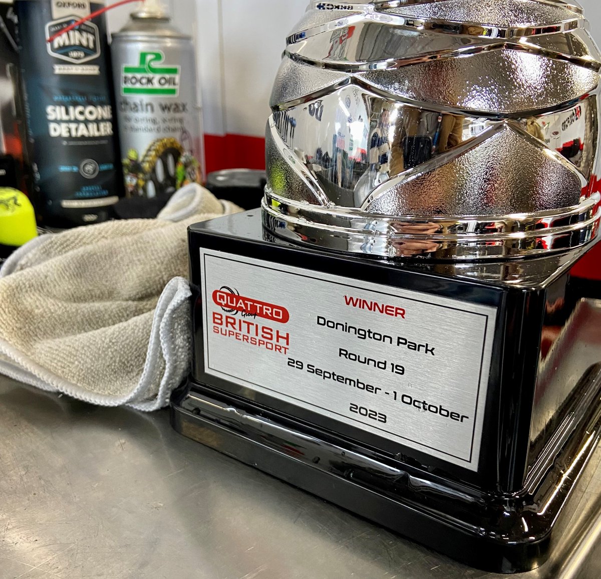 JohnFHuntPower's tweet photo. WHAT A WEEKEND! 🏆

Congratulations to @BenCurrie61 on becoming the Quattro Group British #SuperSport CHAMPION!

Not one, but TWO first place finishes at #Donington to seal the title.

Well done to the whole @MotoRapidoBSB team, all that hard work is certainly paying off.

#bsb https://t.co/n0U2DHaQIi