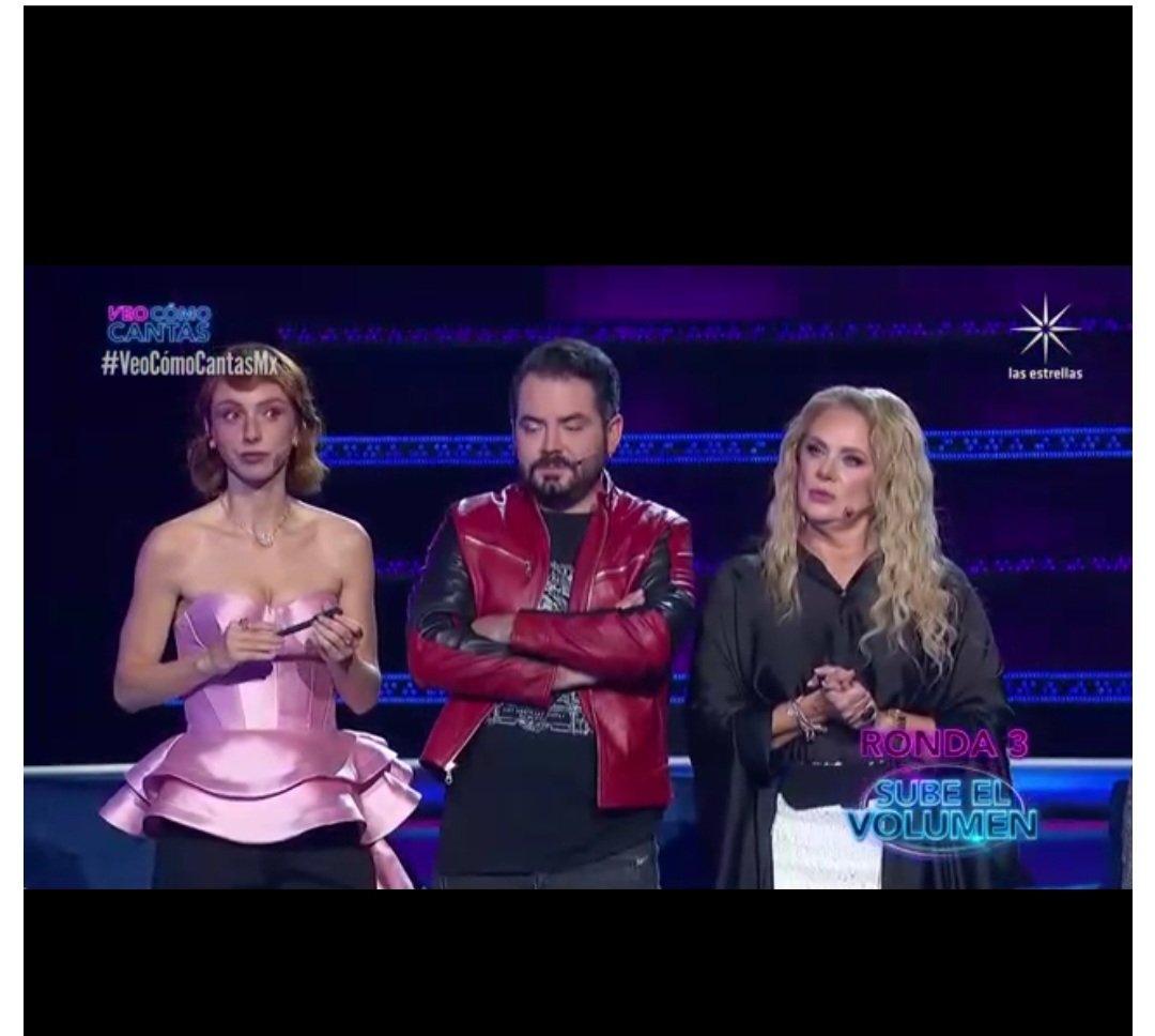 MichellyNazare's tweet image. Que bueno programa  ❤️🫶
@ebuenfil
#VeoComoCantas 
#MejorPrograma