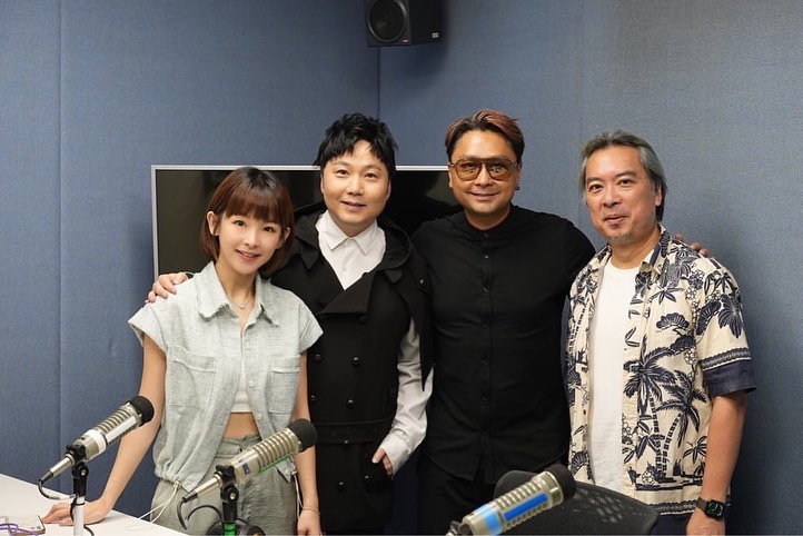 lavamusicent's tweet photo. Ashia @ashia_songbird 開心再上來《梨事會》跟 @barryiphk 傾偈
回想新歌 Movin’ On 的錄製過程
更在 《私家哥》傾下我的另一個興趣:執屋📷
***
新城知訊台《梨事會》
星期一至五6-7pm
新城財經台 《私家哥》
星期六 5-6pm
@lava.music.ent @abe.770
#movinon #ashia #ghoststyle #songpromotion https://t.co/xIacC69T33