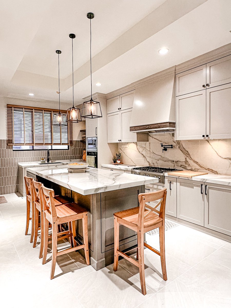 ttcraftsman's tweet photo. Nothing could go wrong with modern classic kitchen! 🤎 @the.tukang https://t.co/JhmFo41Izr