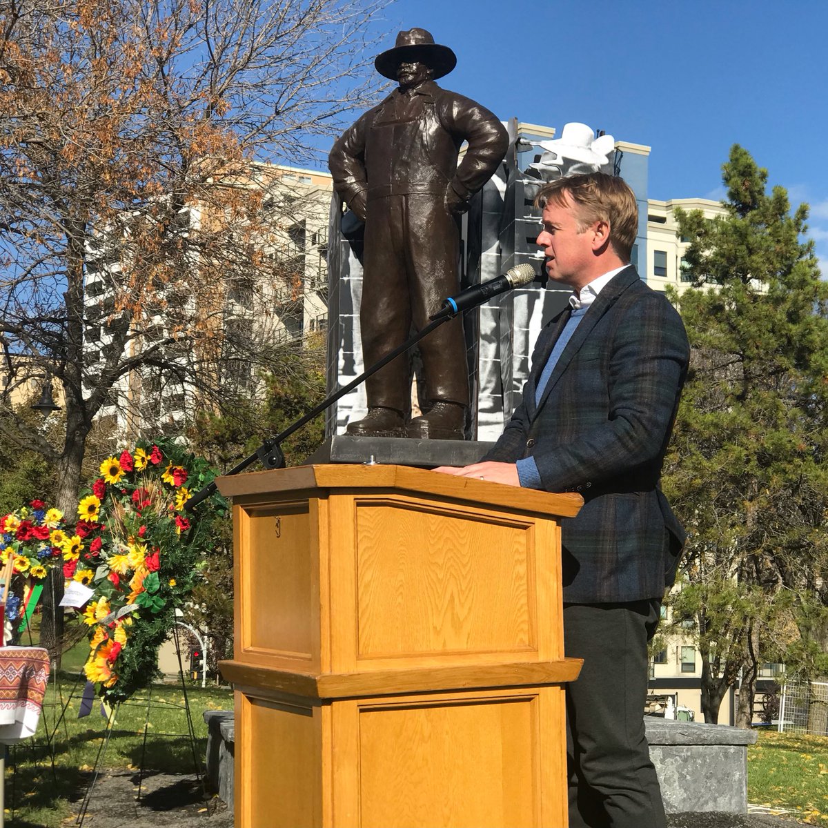 Proud that this monument to commemorate internment operations during WWI is now installed on the Legislature grounds. And proud to have spoken at the unveiling today. Вічна пам'ять.