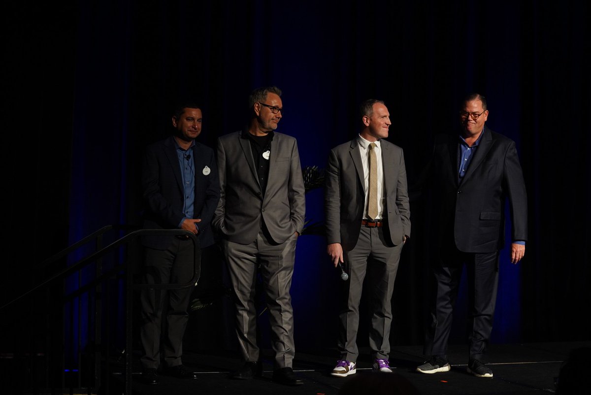 I have a flight to catch in the morning, so I can't stay up all night posting #RetroMagic photos, but huge thanks to these guys, all the volunteers, the guests, and other fans who once again made this event even better than the last. Haven't had this much fun in quite a while!