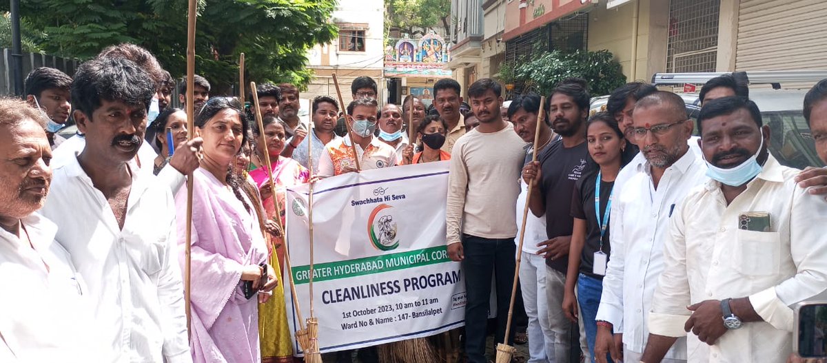 JCHealth2's tweet photo. On part of Swachatha Hi Seva sunday one hour, participated Sri. Anupam kumar.Y, Arjun Award Grahitha, Corporator, Along with NGO,basthi committee, DC, SWM, secundrabad AMC,ES, cleaned surroundings of step well, Bansilalpet division. https://t.co/cee5sYElup