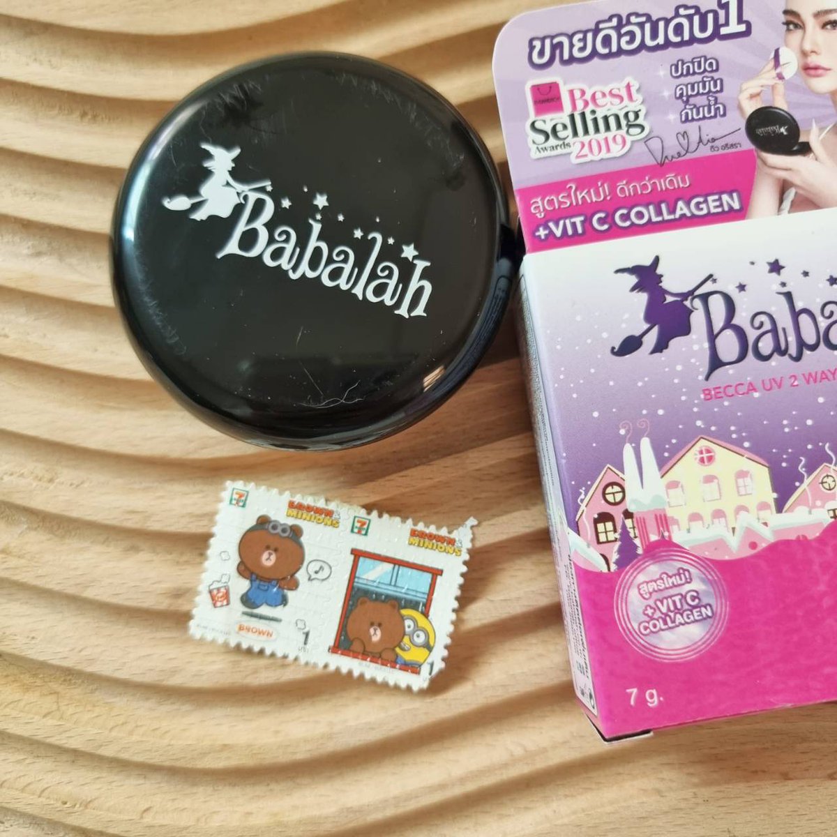 thisisoleang's tweet photo. แป้งพัฟ​ #Babalah #แป้งแม่มด ในตำนาน​ ปกปิดดีมากกกกก​ คุมมัน​ กันน้ำกันเหงื่อดีสุดๆ​ ชาวหน้ามันต้องเลิฟตัวนี้แน่นอน​ วันไหนต้องผจญชีวิตหนักหน่วงแป้ง​ตัวนี้คือตัวแรกที่หยิบเลย​ ละตอนนี้ตลับเล็กที่​ 7-11 เค้าให้แสตมป์​ 1บาท​ 2ดวงด้วย​ ใครสะสมแสตมป์​อยู่ต้องจัดแล้วมั๊ย
#รีวิวเซเว่น​ #แสตมป์เซเว่น
