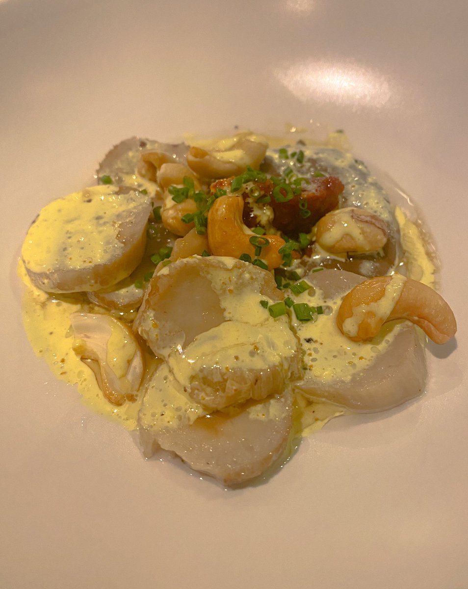 corviniano's tweet photo. 🍽 Restaurante Cumai - Puerto de La Cruz - @cumairestaurante 

👨‍🍳 Curro Palomares
👩‍💼 Sala: María Pérez

➡️ Boletus confitados, tomates secos, anacardos y vinagreta de yozu. 🔝🔝🔝

#fotogastronomica #fotografiagastronomica #gastronomia #foodphotography #restaurantestenerife https://t.co/w4YSa463jO