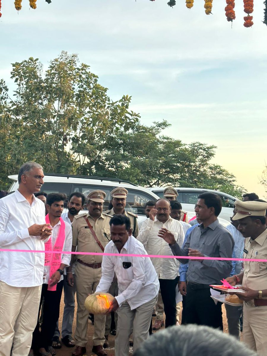 HarithaHaram's tweet photo. #InToTheNature
#NewUrbanForestPark
Honble CM @TelanganaCMO
Promise In To Reality.
Inauguration of Chintamadaka #UrbanForestPark by Hon'ble minister @BRSHarish in Medak District.
@moefcc
@IKReddyAllola
@KTRBRS
@SantoshKumarBRS
@dobriyalrm
@SmitaSabharwal
@HiHyderabad
@ANI https://t.co/DndGjmVyGd