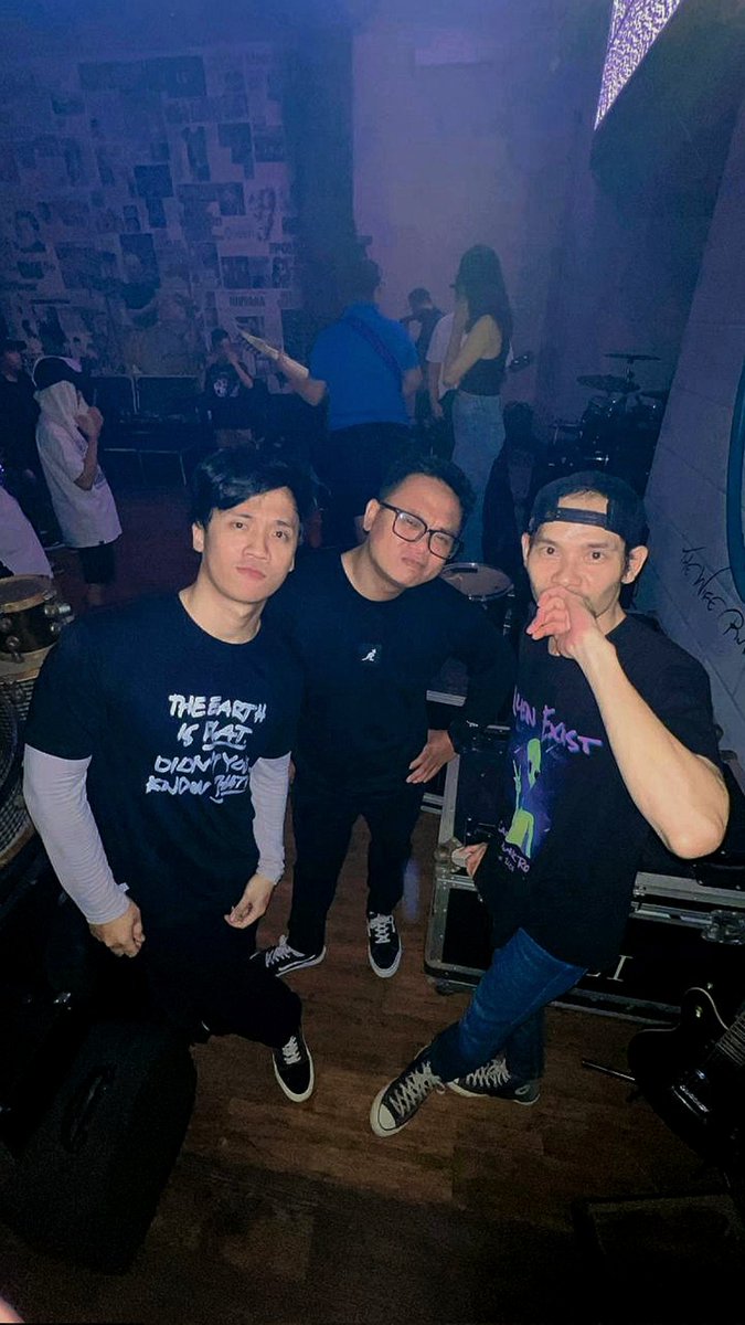 alienexist2004's tweet image. Flash Man

#alienexist #alienexistband #gigsjakarta #bandskena #bandpoppunk #punkrock #blink182 #alienexist2004