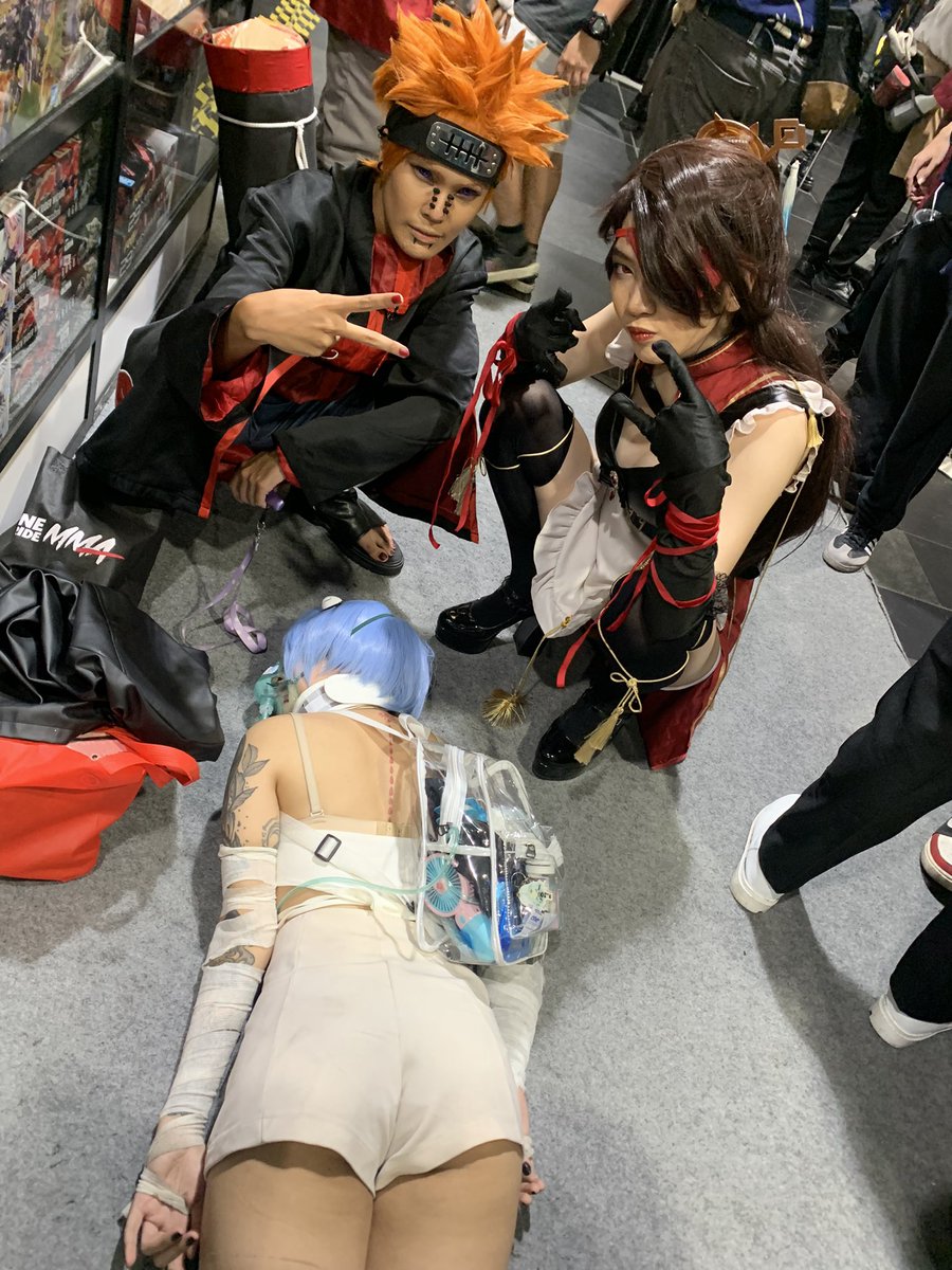 theavtist's tweet image. Ptsd and die 

#avtist #cosplay #eventpost #reiayanami