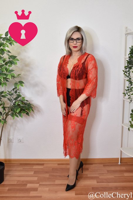 DON'T FORGET I HAVE A PAGE ON MANYVIDS! LOOK UP CHERRYLCOLLE AND ENJOY MY NYLON PICTURES AND VIDEOS!