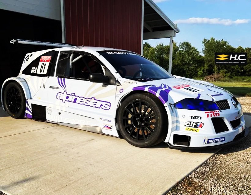 heragu2002's tweet photo. Morning !!!! 🛸💨🇫🇷🍾💛🖤🔥👋😎

#Renaultsport #MeganeTrophy #RenaultMégane2 #RenaultMéganeTrophyV6 
#RenaultTrophyCar #RenaultCUP #RSspirit #RSPerformance #RenaultHistory #RenaultGroup https://t.co/BiiOceUxeJ