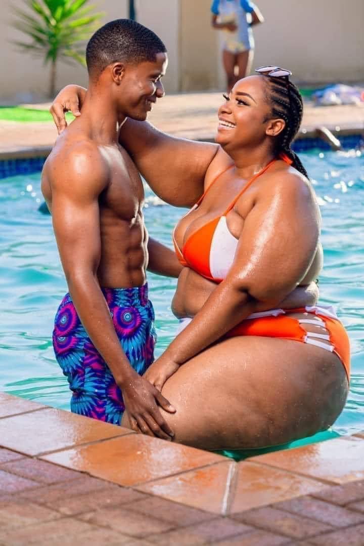 AdvoBarryRoux's tweet image. Where do skinny guys get the courage from? It's always the skinny guys who think they can manage heavy duties. What’s the secret?