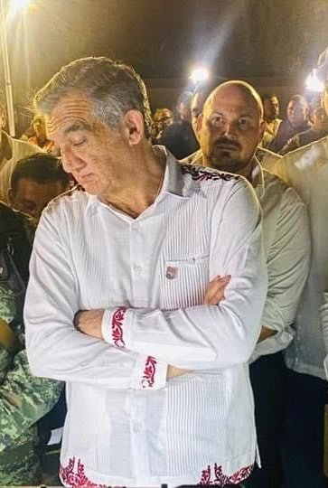 Willy_G88's tweet photo. Miren al dr. Cruzado de brazos ante le trajedia del derumbe de la iglesia.
Alguien de uds. pondria su salud en manos de AVA ? #reynosa, #cdmx,#reynosafollow,#matamoros,#nuevolaredo,#cdvictoria,#cdman #reynosafollow #reynosafollow https://t.co/LdXMGKUm8O