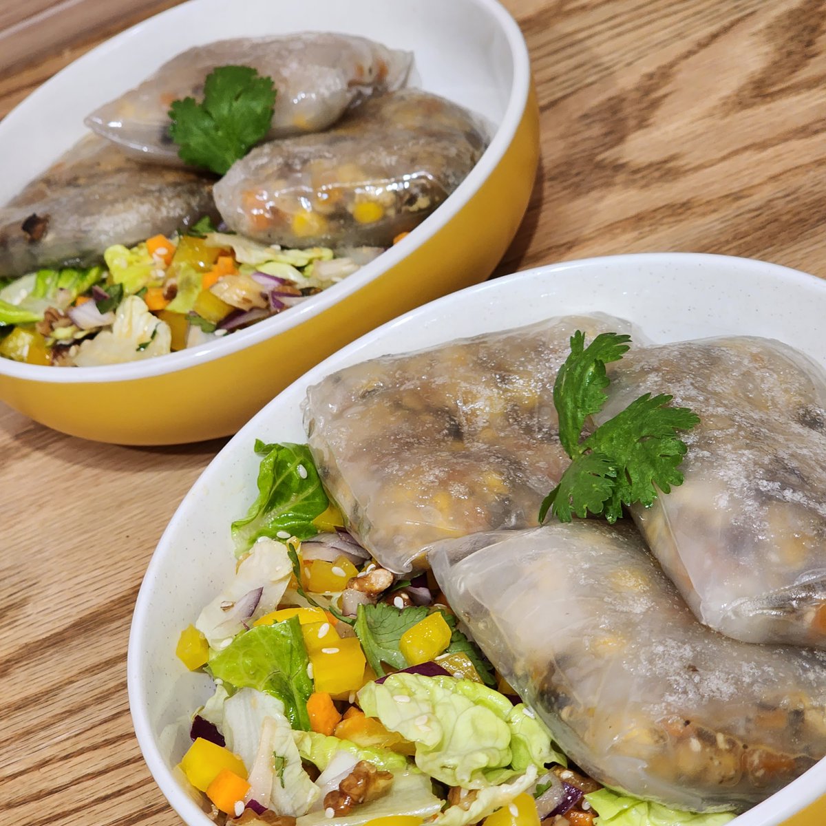 FriendlyCooks's tweet image. Rice Paper Dumplings + Xiao's Spring Salad that we made live on stream today. See you all tomorrow ❤️🧑‍🍳🥗

#cooking #stream #twitch #berries #veganfood #vegan #veganrecipes #twitchstreamer #twitchtv #cookingtime #cookingram #veganrecipes #veganfood #foodphotography #healthyfood