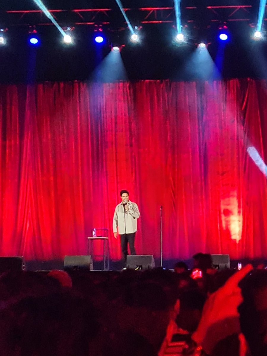 EricaD_Official's tweet photo. Hey tx @Trevornoah  .. you made our 2hr trek to @NSCI dome well worth it !
#G20G20G20G20 
#Mumbaipolice 
#T20T20T20T20
Mumbai &amp; Bombay loves ya 😘 https://t.co/6BIvIQuG5v