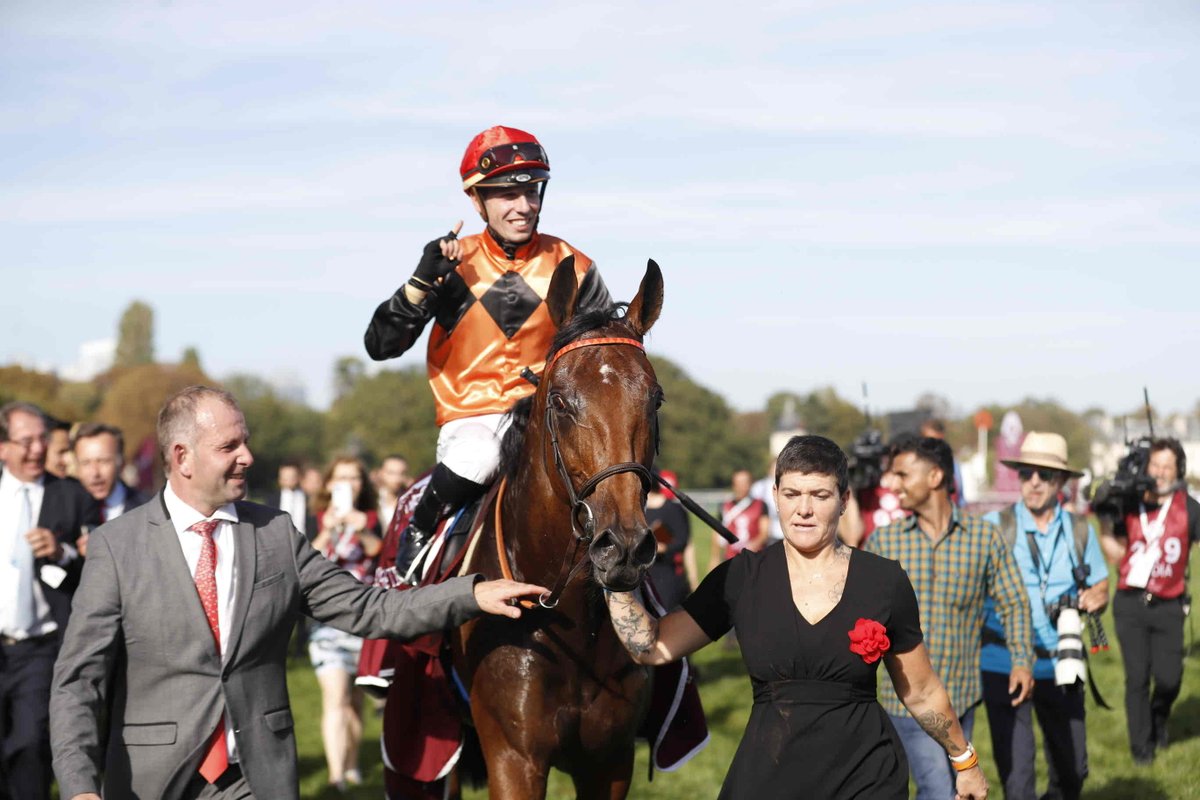 フランスのエースから世界のエースに
トレヴ以来10年ぶり無敗の凱旋門賞馬
#エースインパクト #クリスチャン・デムーロ #凱旋門賞
#AceImpact #CristianDemuro #QPAT
撮影：高橋正和