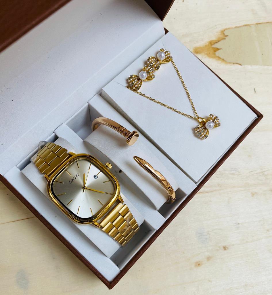 mozu245's tweet photo. Nisaidie #kurepost mteja aone🙏

EBANA ZILE SETI ORIGINAL KWA AJILI YA ZAWAD YA MPENZI AU YA KAKWAKO MWENYE ZIPO✅
•Saa
•Bracelet 
•Cheni
•Heren &amp; pete

BEI: 55,000

Delivery ipo mkoani natuma haraka sna🚚

Nb: nichek 0717373534 uje uchague unazotaka zipo za kutoshaa🔥🔥🔥 https://t.co/4a30GfbQUs