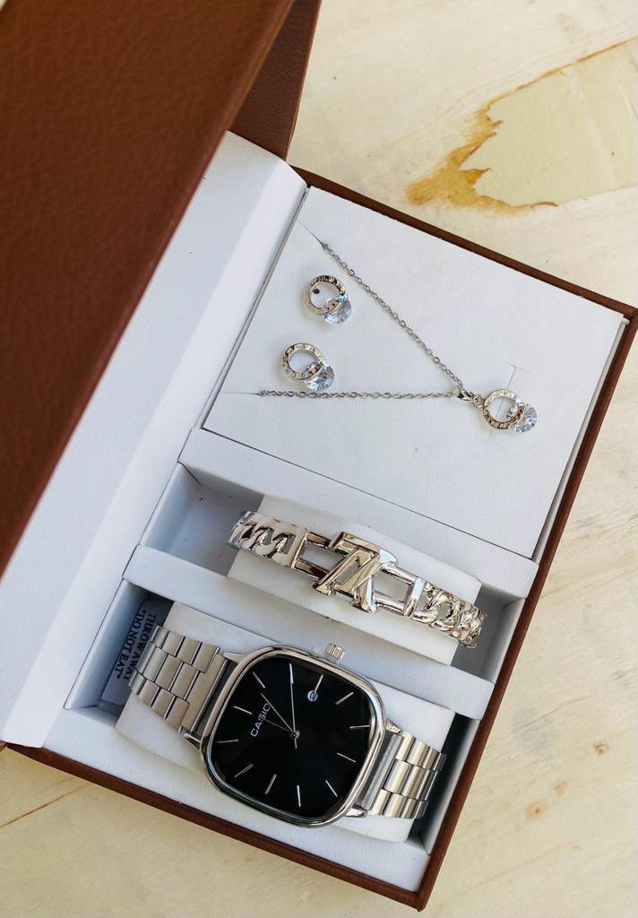 mozu245's tweet photo. Nisaidie #kurepost mteja aone🙏

EBANA ZILE SETI ORIGINAL KWA AJILI YA ZAWAD YA MPENZI AU YA KAKWAKO MWENYE ZIPO✅
•Saa
•Bracelet 
•Cheni
•Heren &amp; pete

BEI: 55,000

Delivery ipo mkoani natuma haraka sna🚚

Nb: nichek 0717373534 uje uchague unazotaka zipo za kutoshaa🔥🔥🔥 https://t.co/4a30GfbQUs