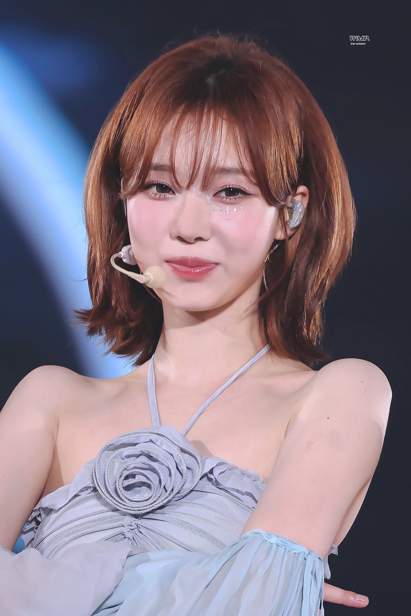 winter kim the definition of a visual!