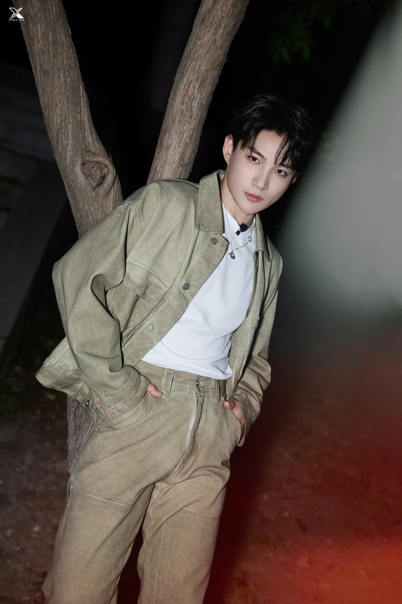 LiXinyiTH's tweet photo. 2023.10.02 Studio Weibo Update 

#หลี่ซินอี #LiXinyi #RexLi #李鑫一 https://t.co/5su9EqTVWl