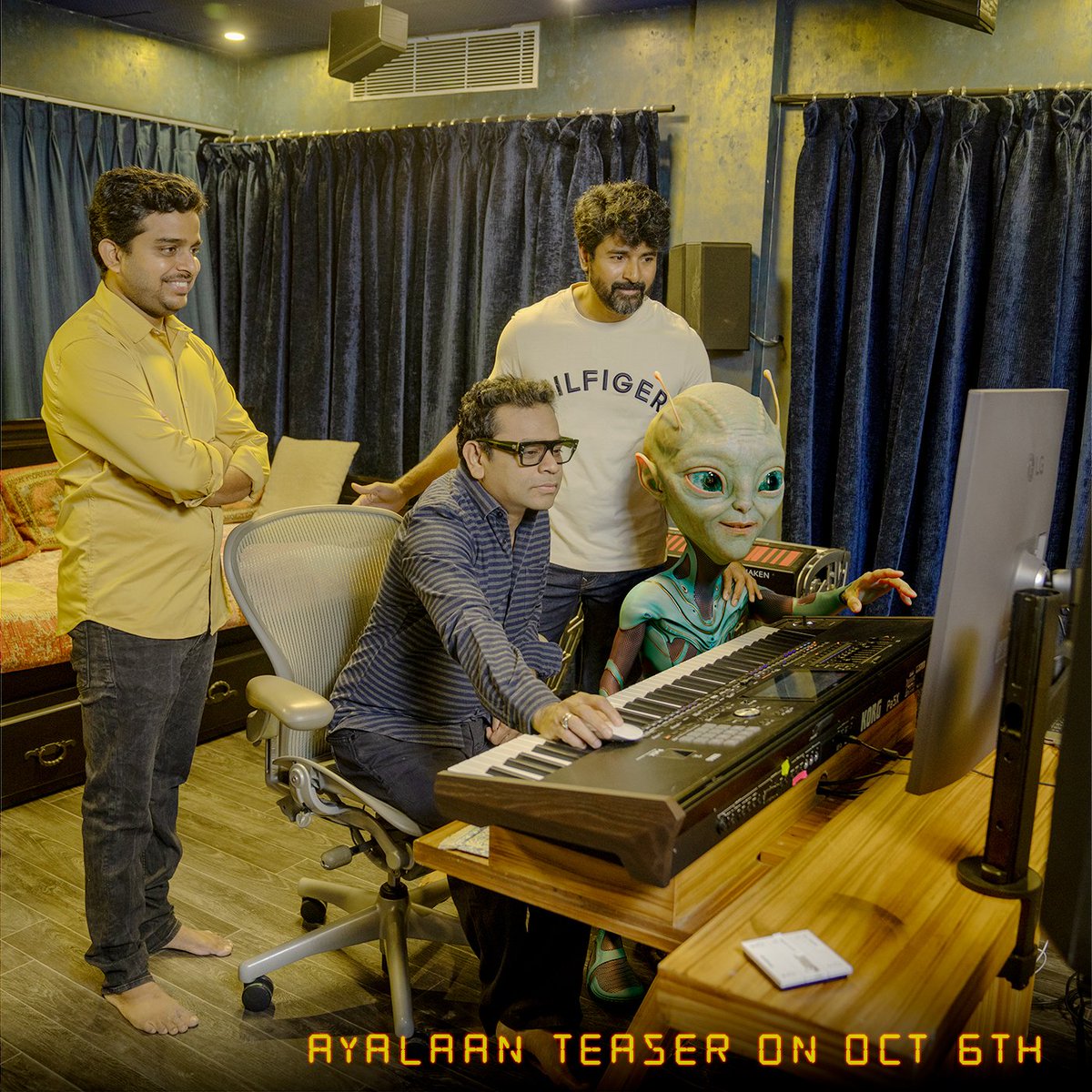 KJR Studios (@kjr_studios) on Twitter photo The #AyalaanTeaser is almost ready! And our <a href="/TheAyalaan/">Ayalaan</a> approves of it👽
Deploying the teaser on October 6️⃣th. Stay Tuned🔥
#AyalaanTeaserFromOct6 #AyalaanFromPongal #AyalaanFromSankranti
<a href="/Siva_Kartikeyan/">Sivakarthikeyan</a> <a href="/TheAyalaan/">Ayalaan</a> <a href="/arrahman/">A.R.Rahman</a> <a href="/Ravikumar_Dir/">Ravikumar R</a> @24amstudios <a href="/Phantomfxstudio/">PhantomFX Studios</a> The #AyalaanTeaser is almost ready! And our <a href="/TheAyalaan/">Ayalaan</a> approves of it👽
Deploying the teaser on October 6️⃣th. Stay Tuned🔥
#AyalaanTeaserFromOct6 #AyalaanFromPongal #AyalaanFromSankranti
<a href="/Siva_Kartikeyan/">Sivakarthikeyan</a> <a href="/TheAyalaan/">Ayalaan</a> <a href="/arrahman/">A.R.Rahman</a> <a href="/Ravikumar_Dir/">Ravikumar R</a> @24amstudios <a href="/Phantomfxstudio/">PhantomFX Studios</a>