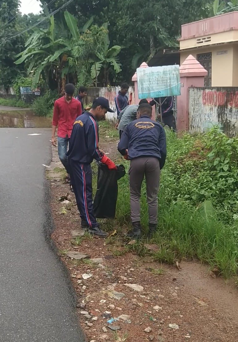 NCC_KER_LAK_DTE's tweet photo. The Swachataa activities continue https://t.co/7i5qvQ0jXU