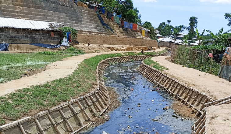 Ehsanul_Hoque's tweet photo. A re-worked stream mitigated #flooding #slopefailure #Risk reduced, walkway increased #accessibility and included the community in designing. I will be speaking on #environmental justice at the #shapingthecity forum on 6 October.
https://t.co/OI1dKrE48X https://t.co/XAaf6MpRhF
