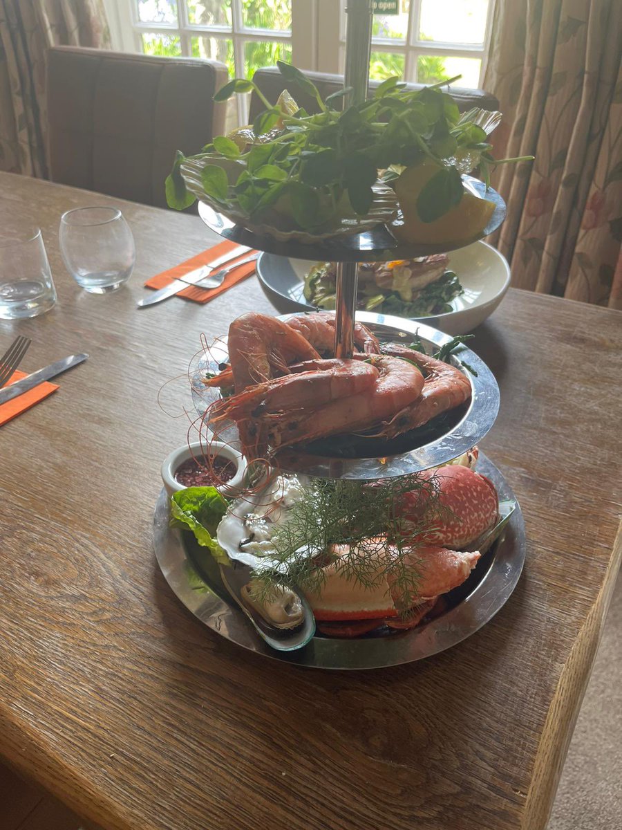 Inglenook Hotel tweet media