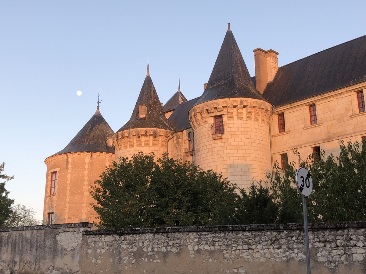 Loire Valley (@experienceloire) on Twitter photo Monday's chateau...golden autumnal morning glow on Chateau de La Guerche in Southern Touraine. experienceloire.com/chateau-de-la-……
📷<a href="/iamjamescraig/">Jim Craig</a>
<a href="/Touraine_ADT/">Touraine Val de Loire</a> <a href="/RCValdeLoire/">Région Centre-Val de Loire</a> #chateau #France #valdeloire #touraine #France #MagnifiqueFrance Monday's chateau...golden autumnal morning glow on Chateau de La Guerche in Southern Touraine. experienceloire.com/chateau-de-la-……
📷<a href="/iamjamescraig/">Jim Craig</a>
<a href="/Touraine_ADT/">Touraine Val de Loire</a> <a href="/RCValdeLoire/">Région Centre-Val de Loire</a> #chateau #France #valdeloire #touraine #France #MagnifiqueFrance