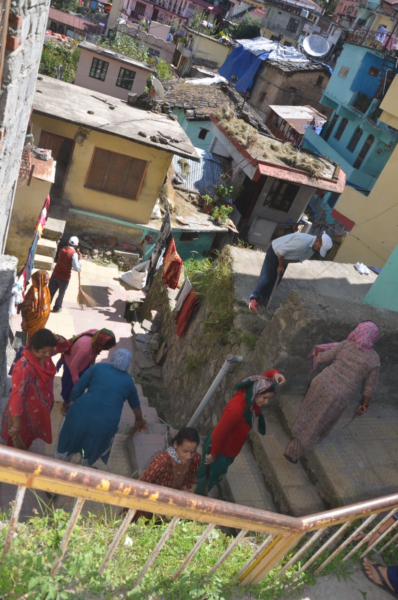 JoshimathP's tweet photo. 01 October 2023 Swachhta Shramdan
#SHS2023
#SwachhBharat
#GarbageFeeIndia
#CleanJoshimath #Swachhanjali
#YouthVsGarbage #SwachhBharat 
#CleanUK #श्रमदान
#IndianSwachhataLeague #YouthVsGarbage.
#CleanJoshimathGreenJoshimath
@SwachhBharatGov  @MoHUA_India https://t.co/6CRNr5guZl