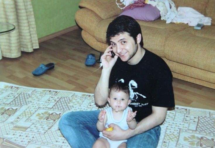 #NAFO #Fellas #FriendsOfUkraineWho's with me?  I would like every single one of you to post a photo of President Zelenskyy and hashtag it #ZelenskyyWarHero    Now. Please. Thank you.