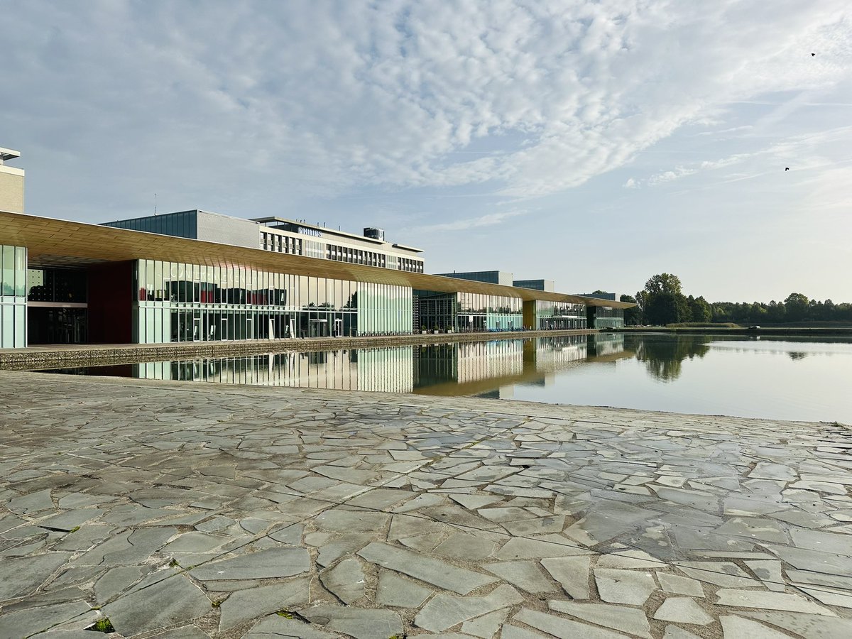 rickbouter's tweet photo. A new dawn, a new day at @hightechcampus Eindhoven helping high tech / semicon clients with their (technology) strategy
#Accenture #HTC #HTCE #HighTechCampus #semicon #semiconductor #semiconductorindustry #strategy #technologystrategy @AccentureNL @Accenture https://t.co/X6ghZEmhfV
