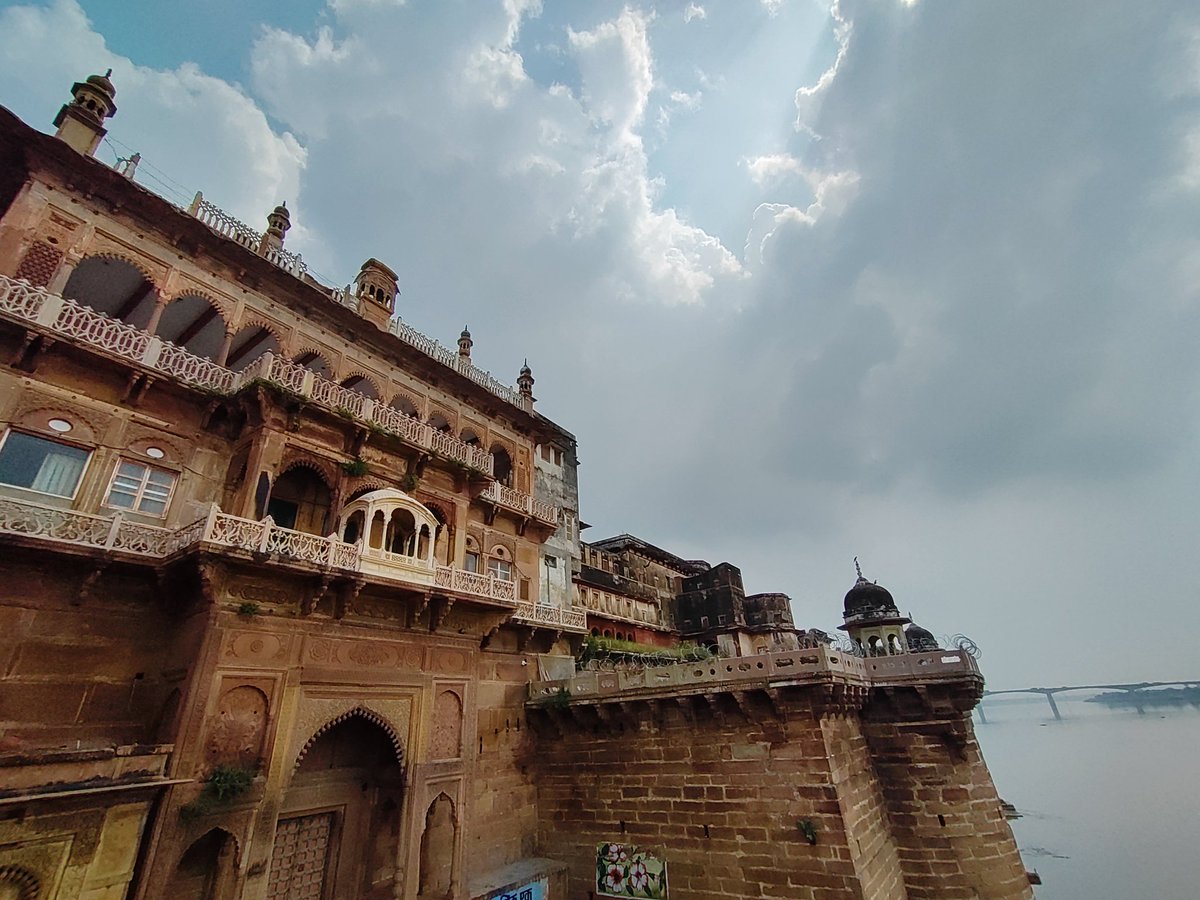 CholeSamose's tweet photo. Casual बनारस for you https://t.co/4FKLfErQ5K