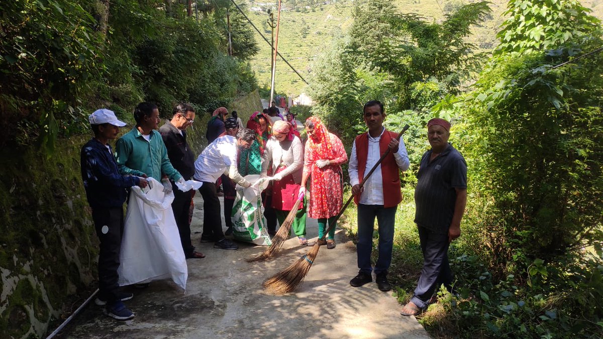 JoshimathP's tweet photo. 📷
Npp Joshimath
@JoshimathP
01 October 2023 Swachhta Shramdan #SHS2023 #SwachhBharat #GarbageFeeIndia #CleanJoshimath #Swachhanjali #YouthVsGarbage #SwachhBharat #CleanUK #श्रमदान #IndianSwachhataLeague #YouthVsGarbage. #CleanJoshimathGreenJoshimath
@SwachhBharatGov
@MoHUA_India https://t.co/ToqJ61nZtp