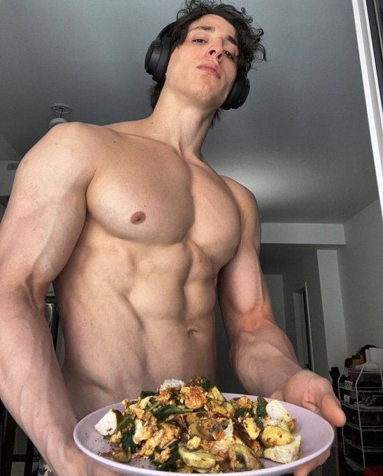 Can i cook for u? 😋 https://t.co/eewZVw9M3a