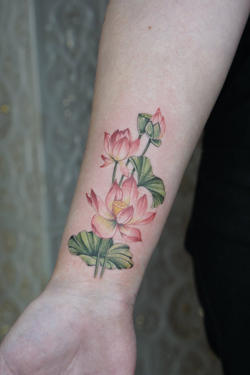 inknnovation's tweet photo. сегодня мне 27! 
лучшие способы поздравить тату-мастера – ретвитнуть фото работ и записаться на сеанс☀️ https://t.co/GRQc1bza4D
