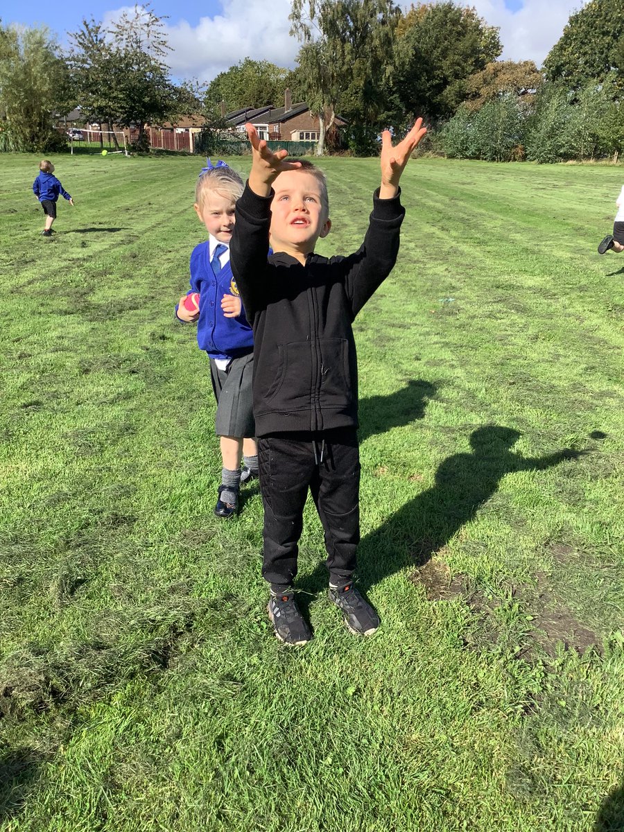 Reception1CMPS's tweet photo. Our FABULOUS FRIDAYS at Carr Mill ended with P.E. on the field in the 🌞 #teamcarrmill #fabulousfriday @Carrmillprimary https://t.co/jiRJgGYMPp