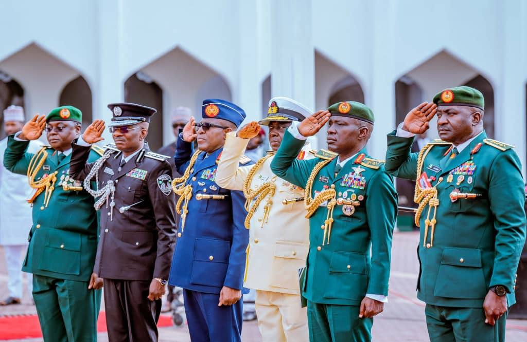 President Bola AhmedTinubu, joined by Vice President Kashim Shettima on Sunday led the nation’s Service Chiefs and other top government officials as well as members of the diplomatic corps among others to mark the country’s 63rd independence anniversary in the Presidential Villa.