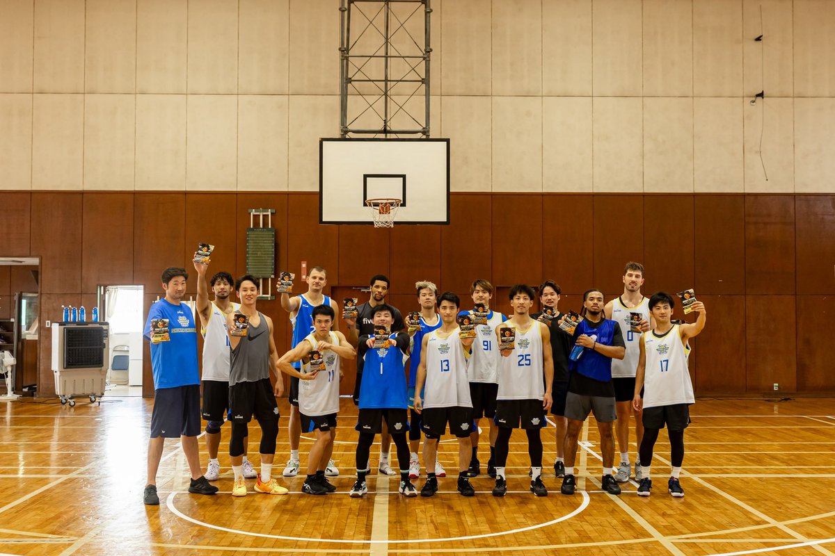 wolgashonan's tweet photo. 【サプライヤー契約】
#おやつカンパニー 様から選手たちに商品の提供がございました。
巷で話題沸騰中の
プロテインスナック「#BODYSTAR 」
商品のイメージがフィジカル強化を掲げている��ームとマッチするという事でご協賛頂きました!
https://t.co/Bfxb27nXXB
#おやつカンパニー #BODYSTAR https://t.co/8rHkVNvxmV