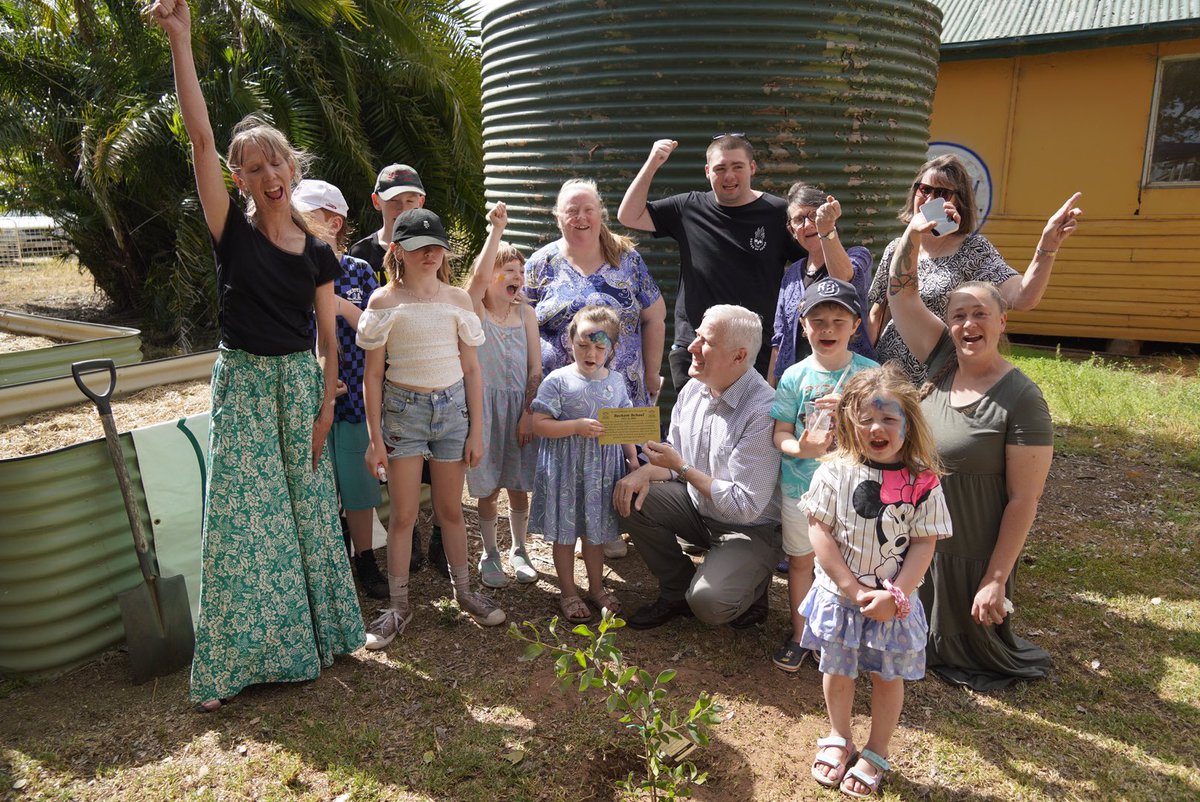 M_McCormackMP's tweet photo. All roads led to #Beckom when the community celebrated 110 years of public education.

People came from near and far in what was a weekend of reunion fun and activities.

Hundreds gathered to see a tree planting, live music, market stalls and memorabilia.

#RegionsMatter https://t.co/26BGLeQvf7