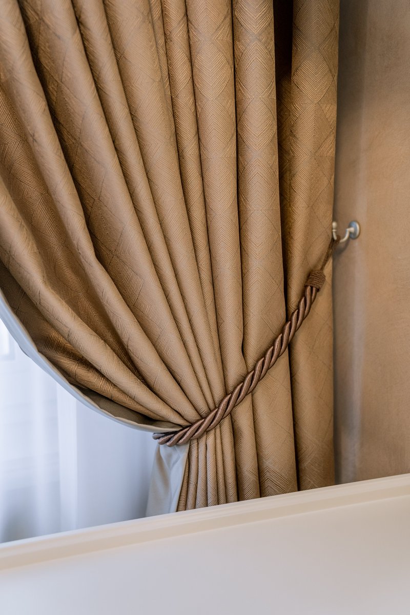 Классический интерьер квартиры в ЖК Лефорт. При заказе дизайна и ремонта - авторский надзор в подарок! 
🎁Подробнее об акции по ссылке remont-f.ru/about/news/307…
#ремонтквартир #дизайнинтерьера #ремонтподключ #классическийинтерьер