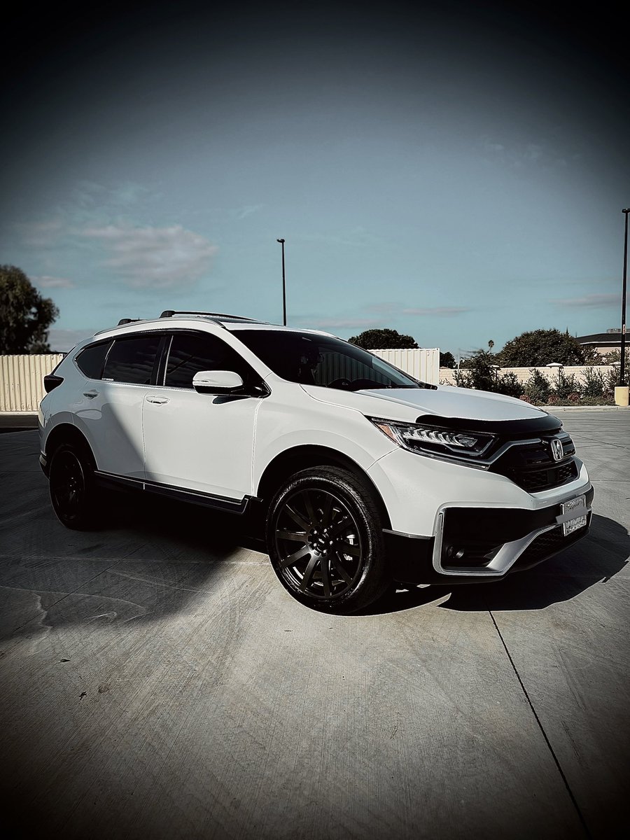 🤍‼️🎬‼️🤍
Fresh DETAIL Sitting on my 2DUB0’s @VOXXWheels on the @Honda #CRVTOURING #TURBO W THE #10inchJBLW4s in the back! 🤍