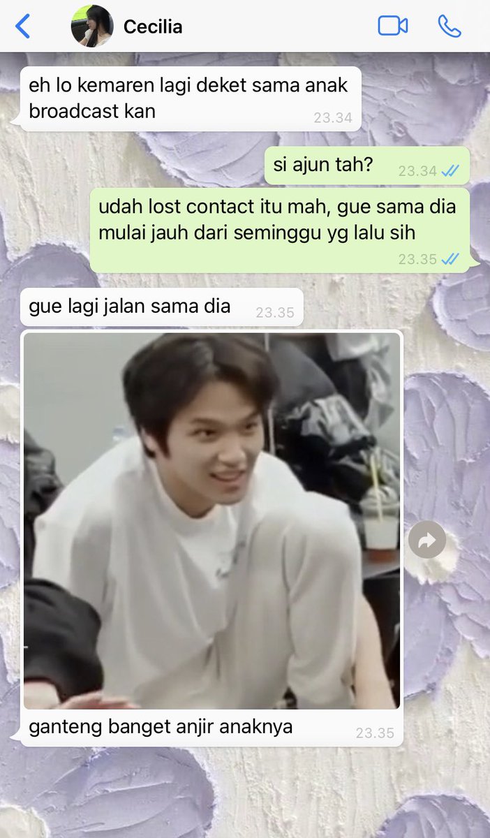 Beauty privilege?

a haechan some tweet au