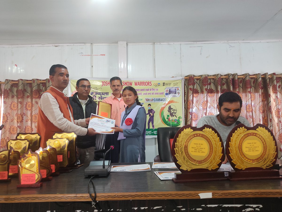JoshimathP's tweet photo. 02 October 2023 Swachhanjali
 #SHS2023 #SwachhBharat #GarbageFeeIndia #CleanJoshimath #Swachhanjali #YouthVsGarbage #SwachhBharat #CleanUK #Swachhanjali  #YouthVsGarbage. #CleanJoshimathGreenJoshimath
@SwachhBharatGov
@MoHUA_India https://t.co/unPTb8p9NE