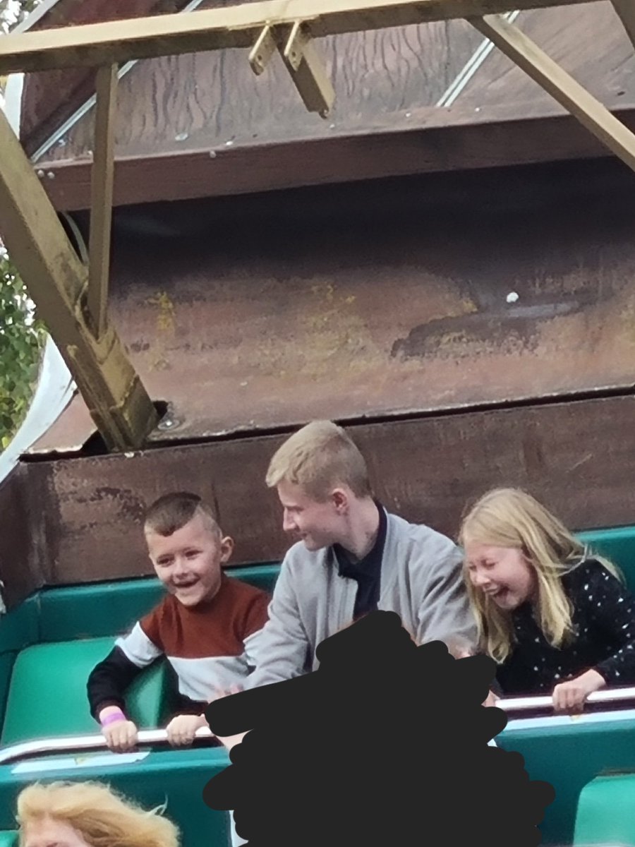 AlexandraR21's tweet photo. @Year2Planets we had such an exciting day yesterday at Knowsley safari park. Oliver cant wait to tell you all about it 😊 the woodland walk was super cool finding lots of different natural materials ���🍂 https://t.co/ZAhgWvDXRU