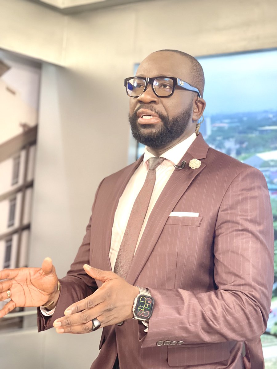 BenjaminAkakpo3's tweet photo. I dey for you!😎
Your mind dey?🤔
Let’s kickstart the first #AMShow of the #NewMonth in #GrandStyle, my people, - #ForGodAndCountry!🇬🇭🙌🏾
#JoyNews https://t.co/DE7me2WgAW