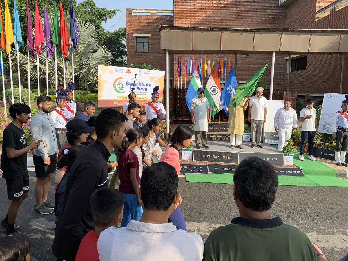 himadridelhi's tweet photo. Walkathon organised on our #university … #gandhijayantispecial … #SwachhataPakhwada #SwachhBharat #SwachhataHiSeva @OfficialIGNOU https://t.co/5zwIXwvPRV