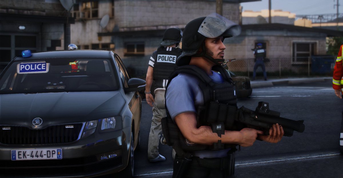 🚀[#MondayMotivation]

Ce weekend, des tensions ont éclatées dans les rues de #MarseilleSDCPJ.
Le retour au calme s'est alors imposé pour commencer une nouvelle semaine, un nouveau mois ! 

Bonne journée à vous 😀

#PoliceNationale #SimulationOpérationnelle