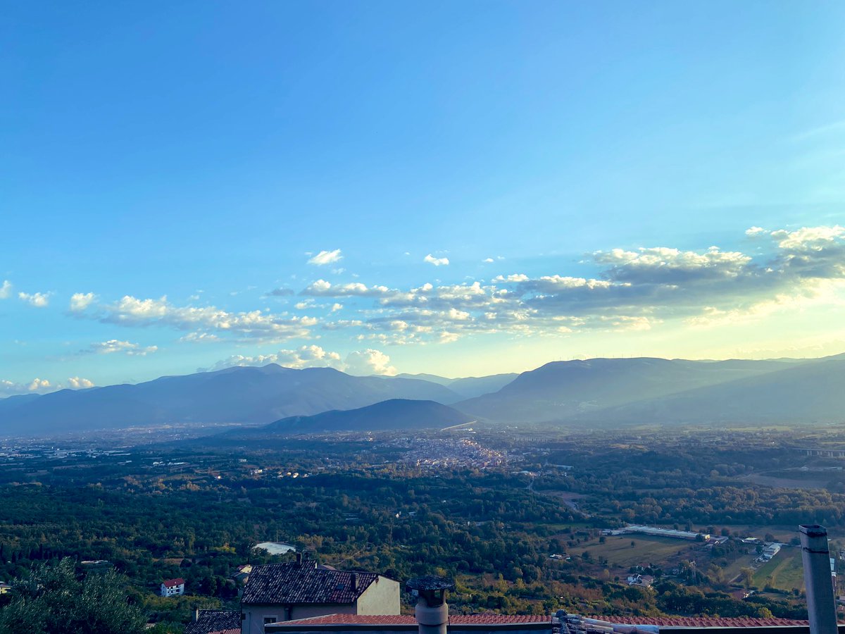 patrizia_13's tweet photo. Walked all the way up to il Castello today. #Roccacasale #Abruzzo https://t.co/VGCYF0XI6m