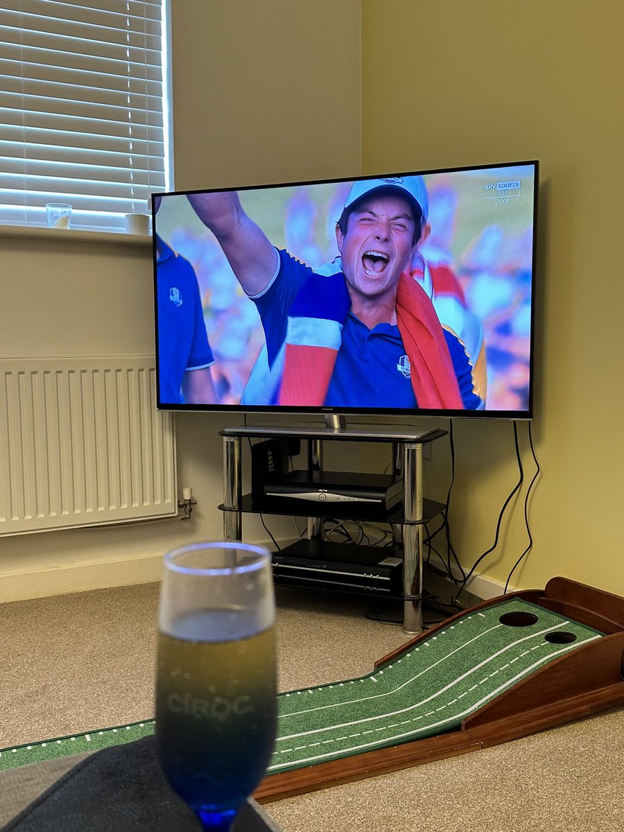davidmorrish14's tweet photo. The boy 🔥💙⛳️🍾 @RyderCupEurope https://t.co/wkxhXGVvoG
